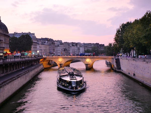 Offrez-vous une croisière privée sur la Seine à Paris